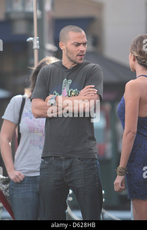 L'acteur Jesse Williams fait une apparition sur 'Extra' du Grove à Hollywood Los Angeles, Californie - 01.02.12 Banque D'Images
