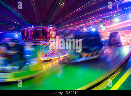 L'Waltzers à Goose Fair à Nottingham, Nottinghamshire England UK Banque D'Images