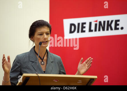 Vice-présidente du Parti de gauche, Sahra Wagenknecht, discussions au cours de la conférence régionale de son parti à Berlin, Allemagne, 22 mai 2012. Photo : Soeren Stache Banque D'Images