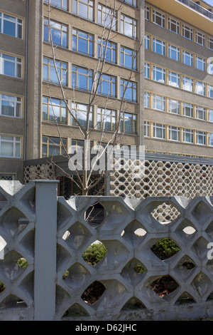 Extérieur de 'Haus 1' l'administration centrale ministérielle de la Stasi (police secrète communiste en Allemagne de l'Est, la RDA. Construit en 1960, le complexe maintenant connu comme le Musée de la Stasi .. (Plus de légende dans la description) Banque D'Images