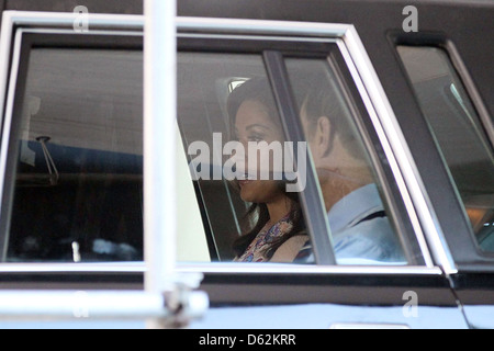 Catherine Zeta-Jones et Bryan Cranston sur l'ensemble du film "Rock of Ages" Los Angeles, Californie - 26.01.12 Banque D'Images