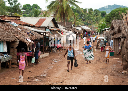 Retour Scène de rue, hell-ville, Nosy-be, Madagascar Banque D'Images