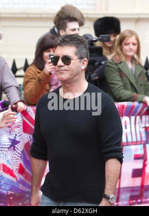 Britain's Got Talent Photocall, ICA, Lonon, UK. 11.04.2013 Photo montre Simon Cowell lors du lancement de Britain's Got Talent nouvelle série à l'extérieur de l'ICA, le centre de Londres, Angleterre, RU Banque D'Images