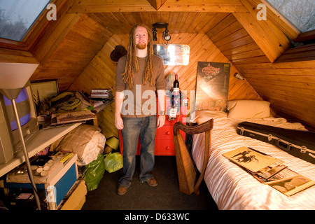 Chanteur auteur-compositeur Newton Faulkner à Sussex, Angleterre, Royaume-Uni. Banque D'Images