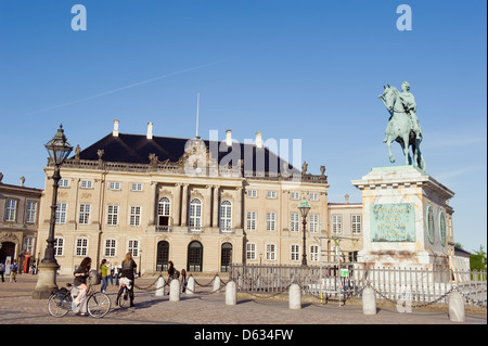 Le Palais d'Amalienborg, accueil de la famille royale, de Copenhague, de la Zélande du Nord, le Danemark, la Scandinavie, l'Europe Banque D'Images