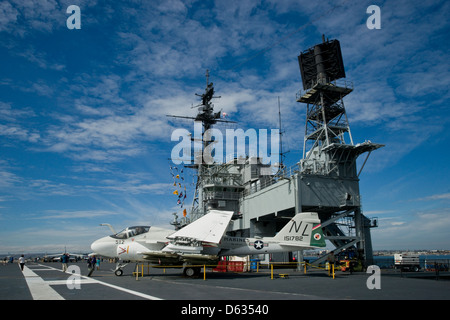 USS Midway Island Superstructure Banque D'Images