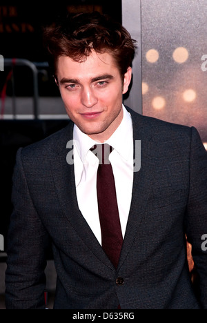 Robert Pattinson à la première mondiale de 'l'eau pour les éléphants" tenu à La Ziegfeld Theatre - Arrivées New York City, USA - Banque D'Images