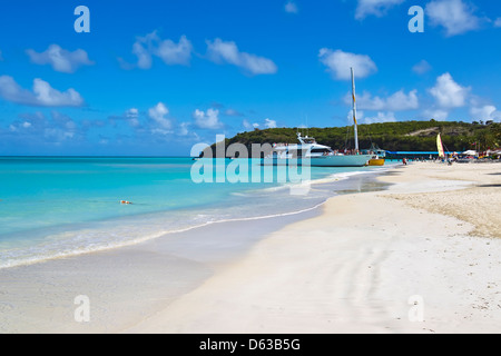 Dickinson bay et sandales Grand Hôtel Antigua, Antigua, Caraïbes, Antilles Banque D'Images