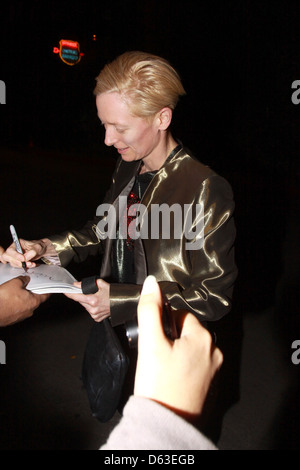 Tilda Swinton Célébrités arrivant pour pré privé fête des Oscars le Chateau Marmont à West Hollywood Los Angeles, Californie - Banque D'Images