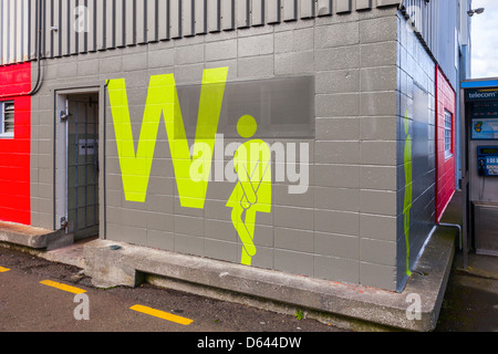 Les toilettes publiques sur Queen's Wharf, Wellington, Nouvelle-Zélande. Banque D'Images