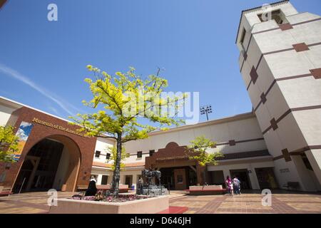 11 avril 2013 - Los Angeles, Californie, États-Unis - Musée de l'Ouest américain et la Wells Fargo Theatre à Autry National Museum de Los Angeles en Californie. (Crédit Image : © Chiu/ZUMAPRESS.com) Ringo Banque D'Images