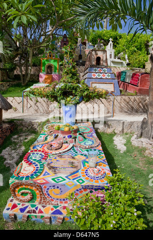 Cimetière mexicain, composé de répliques de véritables charniers du Mexique. Xcaret, Playa del Carmen, Riviera Maya, Mexique. Banque D'Images