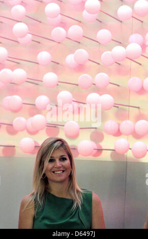 La princesse maxima des Pays-Bas ouvre l'appel arts center à Amsterdam, 23 mai 2012. Le monument au Prince Hendrikkade avec ses salles d'exposition, Bibliothèque et archives, cafe, restaurant et bureaux a été rénové. Photo : Albert Philip van der Werf / Pays-Bas OUT Banque D'Images