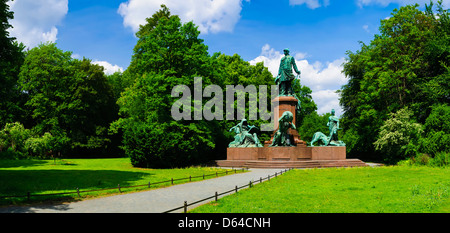 Panorama avec Bismarck au mémorial du parc Tiergarten, Berlin, Allemagne Banque D'Images