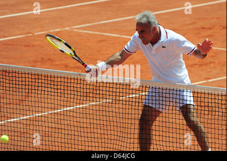 Mansour Bahrami est représenté au cours de la coupe des légendes 2012 à Francfort, Allemagne, 27 mai 2012. Photo : Revierfoto Banque D'Images