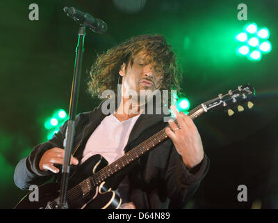 Chris Cornell chanteur du groupe Soundgarden grunge nous joue sur la scène pendant un concert de la bande à citadelle à Berlin, Allemagne, 31 mai 2012. Le groupe va également effectuer pendant les festivals Rock am Ring et Rock im Park qui aura lieu cette semaine. Photo : BRITTA PEDERSEN Banque D'Images