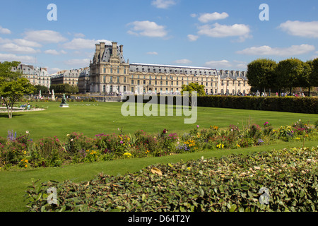 Veiw de musée du Louvre du Jardin des Tuileries Banque D'Images