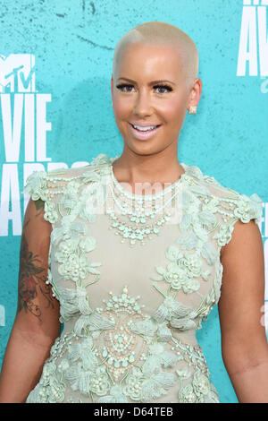 Modèle US Amber Rose arrive sur le tapis rouge des MTV Movie Awards 2012 au Gibson Amphitheatre à Universal City, USA, 03 juin 2012. Photo : Hubert Boesl Banque D'Images