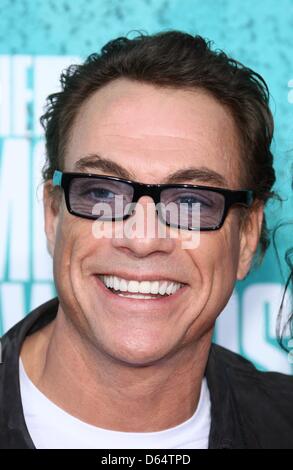 L'acteur belge Jean-Claude Van Damme arrive sur le tapis rouge des MTV Movie Awards 2012 au Gibson Amphitheatre à Universal City, USA, 03 juin 2012. Photo : Hubert Boesl Banque D'Images