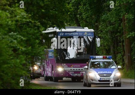 Les joueurs de l'Allemagne arrivent à team hotel Dwor Oliwski à Gdansk, Pologne, 4 juin 2012. L'UEFA EURO 2012 aura lieu du 08 juin au 01 juillet 2012 et est co organisé par la Pologne et l'Ukraine. Photo : Marcus Brandt dpa  + + +(c) afp - Bildfunk + + + Banque D'Images