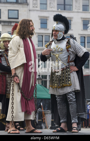 La Passion de Jésus à Trafalgar Square par les joueurs Wintershall le Vendredi Saint London England Banque D'Images