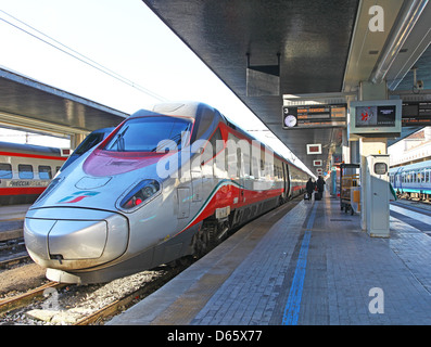 600 ETR Train à grande vitesse italien à Venise Sainte-lucie (Venise) Italie Banque D'Images