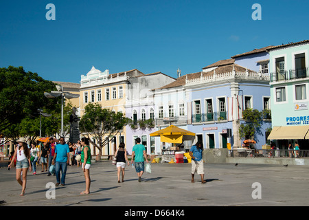 Brésil, État de Bahia. Salvador, la ville la plus ancienne au Brésil. Pelourinho (vieille ville) UNESCO World Heritage Site. Scène de rue. Banque D'Images