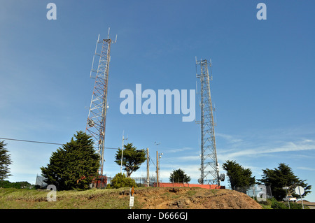 Les tours de communications sur Twin Peaks, San Francisco, California, USA Banque D'Images