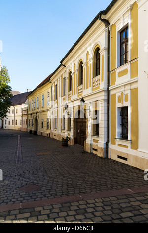 Veszprem, Hongrie. Dans la ville Central Transdanubia région. Rue de la vieille ville. Banque D'Images