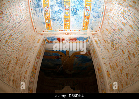L'intérieur de Ramsès IV KV2 tombe royale, à l'Est de la Vallée des Rois, Louxor (Thèbes), l'Égypte, l'Afrique Banque D'Images