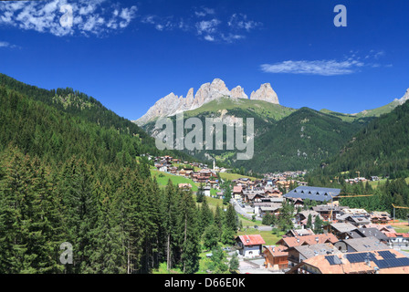 Sommaire des Alba di Canazei, petite ville de Val di Fassa, Trentin, Italie Banque D'Images