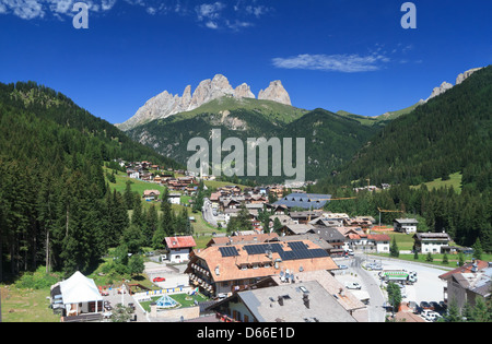 Sommaire des Alba di Canazei, petite ville de Val di Fassa, Trentin, Italie Banque D'Images