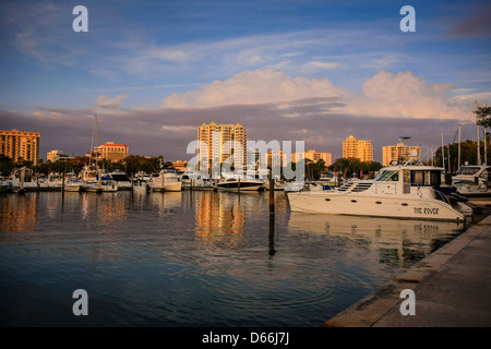 Coucher de soleil sur la Marina de Sarasota en Floride Banque D'Images