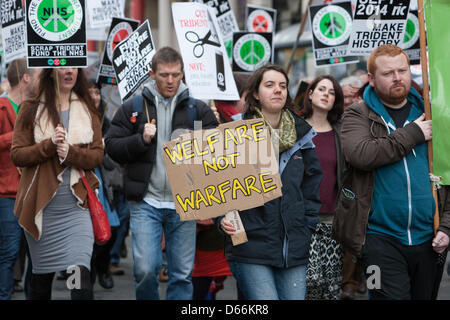 Glasgow, Ecosse. Samedi 13 avril 2013. Les missiles nucléaires Trident de rebut, démonstration de George Square et les rues avoisinantes à Glasgow.Crédit : Jeremy sutton-hibbert /Alamy Live News Banque D'Images