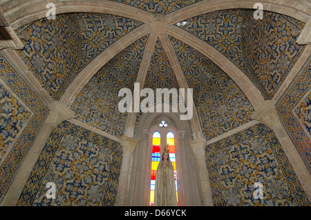 Intérieur de la Cathédrale Velha se peint décoré d'azulejos céramique émaillée d'étain-tileslocated dans la vieille ville de Faro, en Algarve, la région la plus méridionale du Portugal Banque D'Images