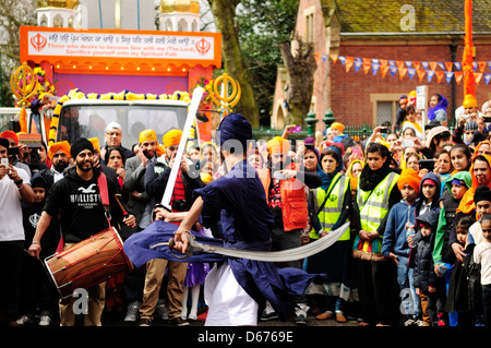 Nagar Kirtan ,les Sikhs le Vaisakhi Festival.Nottingham 2013. Banque D'Images