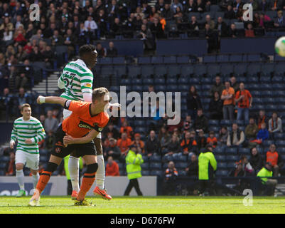 Glasgow, Ecosse. 14 avril 2013. Victor Wanyama Celtic les scores pour le rendre 2-2 au cours de la demi-finale de la Coupe écossais William Hill 2013, stade de Hampden Park, Glasgow. Plus Sport Action Images/Alamy Live News Banque D'Images