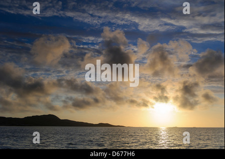 Au coucher du soleil paysage côtier, lauvsnes, flatanger kommune, nord-gen fylke, Norvège Banque D'Images