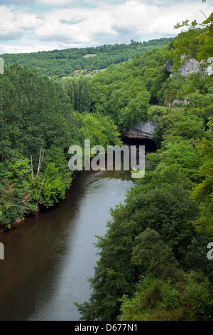 La Vezere à La Roque St Christophe, Dordogne, France Banque D'Images