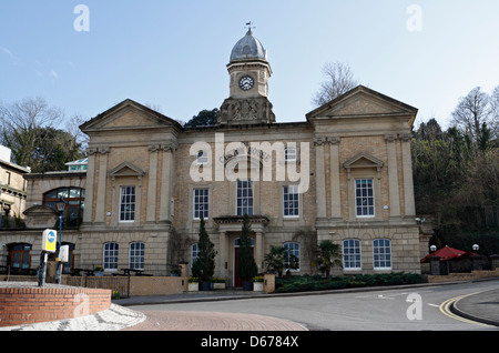 The Custom House situé à Penarth surplombant Cardiff Bay Wales restauré bâtiment historique maintenant un restaurant Banque D'Images