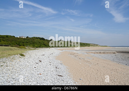 Plage tranquille à Aberthaw au pays de Galles. Côte gallois. Plage de sable, côte britannique Banque D'Images