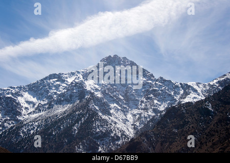 Sommets Mont Jbel Toubkal dans le parc national de Toubkal, Maroc. Banque D'Images