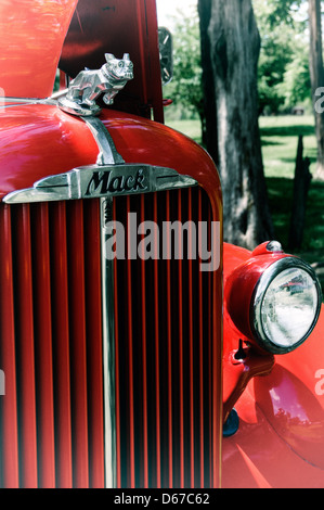 1951 Mack Truck, Antique car show, Sully Historic Site, Chantilly, Virginia Banque D'Images