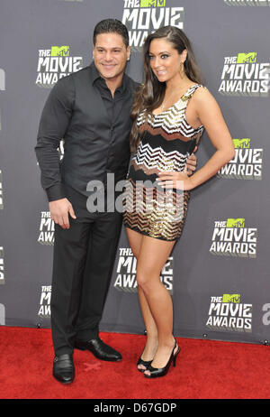 Los Angeles, Californie, États-Unis, le 14 avril 2013. Ronnie Ortiz-Magro, Sammi Giancola 'Sweetheart' participant à la 2013 MTV Movie Awards - Arrivals tenu au Sony Pictures Studios à Culver City. Image Crédit : Crédit : D. Long/Globe Photos/ZUMAPRESS.com/Alamy Live News Banque D'Images