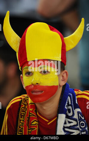 Un supporteur espagnol pendant l'UEFA EURO 2012 football match de quart de finale l'Espagne contre la France lors de la Donbass Arena de Donetsk, Ukraine, 23 juin 2012. Photo : Thomas Eisenhuth dpa (veuillez vous reporter aux chapitres 7 et 8 de l'http://dpaq.de/Ziovh à l'UEFA Euro2012 Termes et Conditions) Banque D'Images