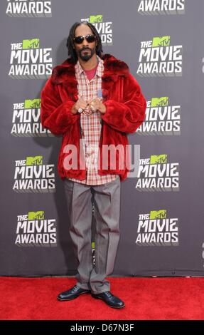 Le rappeur américain Snoop Dogg Snoop Lion aka arrive à la 2013 MTV Movie Awards sur Sony Pictures Studios à Culver City, Los Angeles, USA, le 14 avril 2013. Photo : Hubert Boesl Banque D'Images