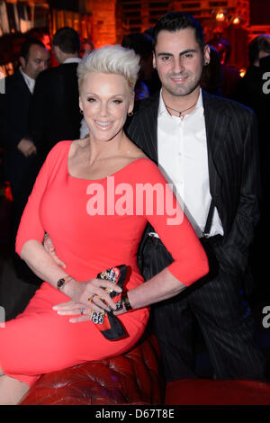 Brigitte Nielsen et mari Mattia Dessi - Premiere 'LA CLÉ' / Jaguar F-Type à l'E-Werk à Berlin. Banque D'Images