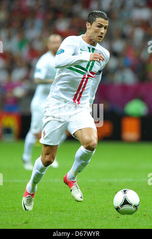 Le Portugais Cristiano Ronaldo est représenté au cours de l'Euro 2012 match entre la République tchèque et le Portugal au stade National à Varsovie, Pologne, 21 juin 2012. Photo : Revierfoto Banque D'Images