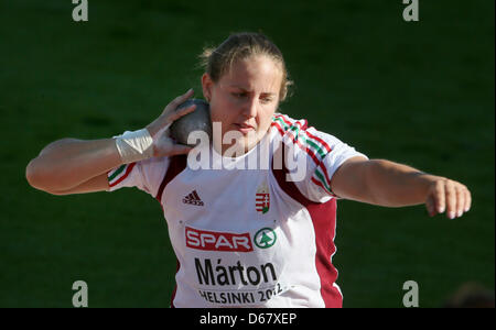 Anita Marton de Hongrie fait concurrence au cours de la lancer à la finale des Championnats d'Europe d'athlétisme 2012 au Stade Olympique d'Helsinki, Finlande, 29 juin 2012. L'Athlétisme se tiendra à Helsinki du 27 juin au 01 juillet 2012. Photo : Michael Kappeler afp Banque D'Images