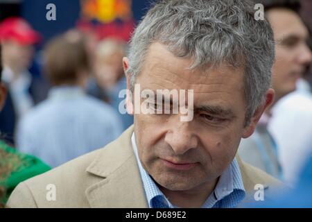 Le comédien britannique Rowan Atkinson photographié dans le paddock à la Silverstone dans le Northamptonshire, Angleterre, 08 juillet 2012. Le Grand Prix de Formule 1 de Grande-bretagne aura lieu le 08 juillet 2011. Photo : David Ebener dpa  + + +(c) afp - Bildfunk + + + Banque D'Images